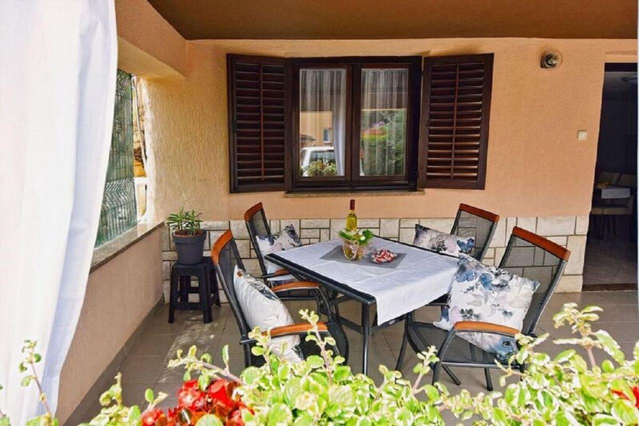 Apartmani Sole Pjescana Uvala Extérieur photo