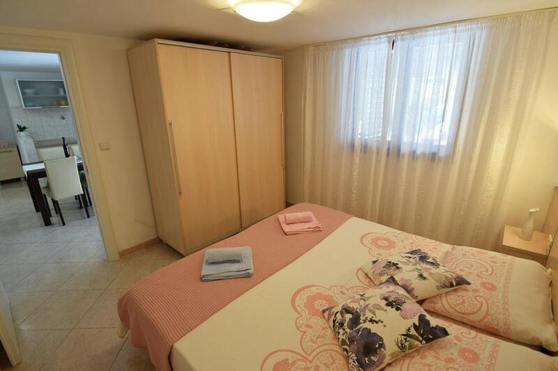 Apartmani Sole Pjescana Uvala Extérieur photo