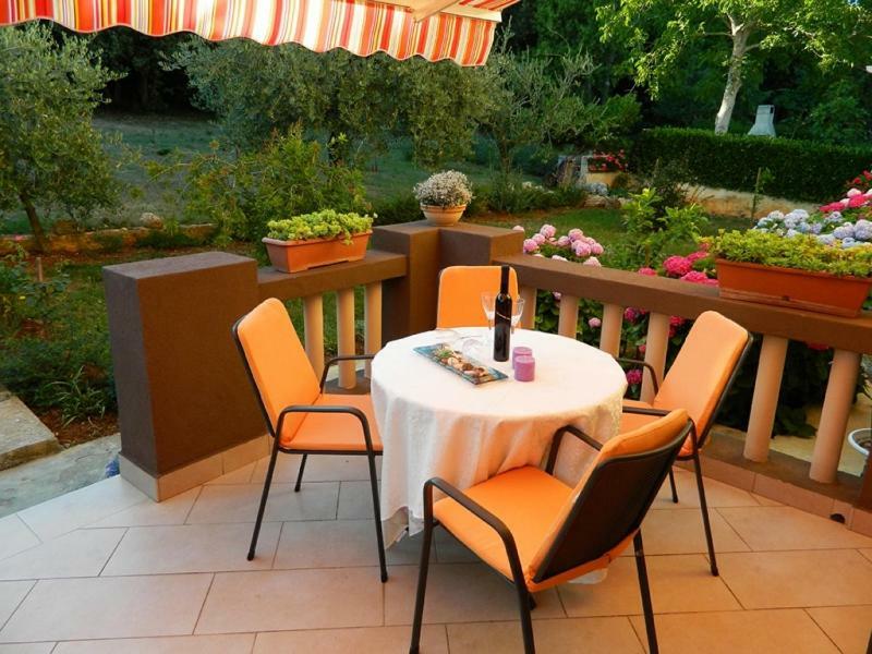 Apartmani Sole Pjescana Uvala Extérieur photo